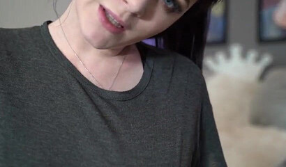 Incredible PAWG Emily Lynne strips off her tight jeans while dancing