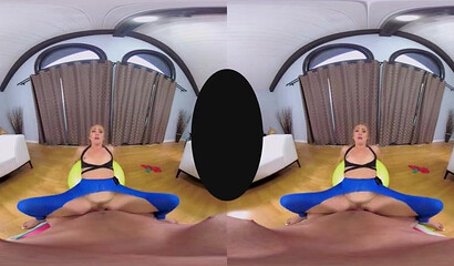 Big ass blonde AJ Applegate gets her leggings ripped during intense VR cock ride