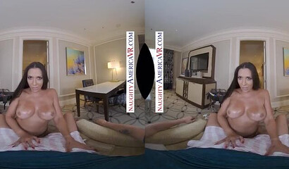 Busty MILF Rachel Starr shows her sex skills in ultimate VR experience