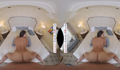 Busty MILF Rachel Starr shows her sex skills in ultimate VR experience