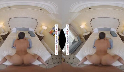 Busty MILF Rachel Starr shows her sex skills in ultimate VR experience