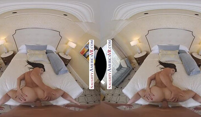 Busty MILF Rachel Starr shows her sex skills in ultimate VR experience