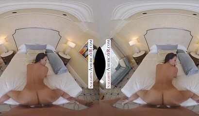 Busty MILF Rachel Starr shows her sex skills in ultimate VR experience