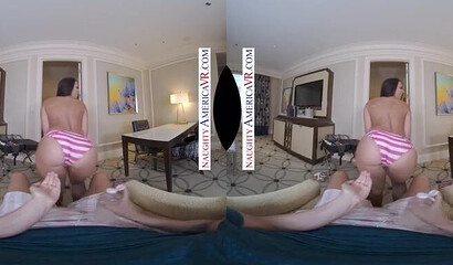 Busty MILF Rachel Starr shows her sex skills in ultimate VR experience