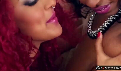 Brown bitches Daisy Ducati & Tori Taylor toy and fist each other's cunts