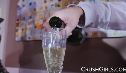 Busty American pornstar Jessa Rhodes fucks cute bartender