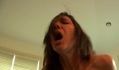 Nympho Sadie Holmes receives oral pleasure in 69 from old dude