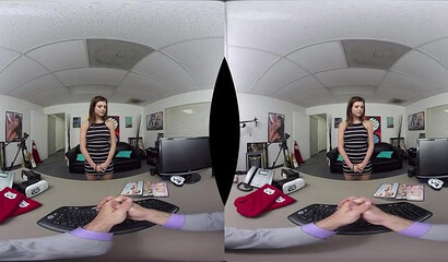 Busty MILF Leah Gotti shows her sex skills at VR sex casting