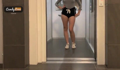 18 year old Tinder babe gets screwed on the first date
