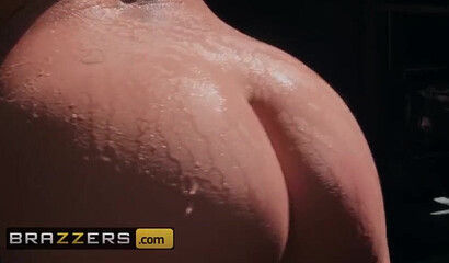 Big titted car wash slut Brooklyn Chase getting banged outdoors