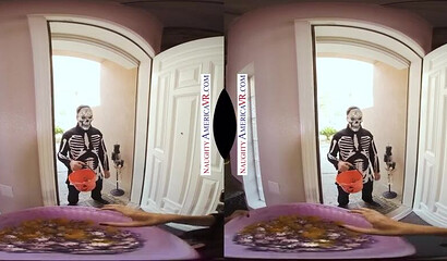 Sinners Gabbie Carter, Gianna Dior, & Khloe Kapri fucking dick in VR Halloween scene