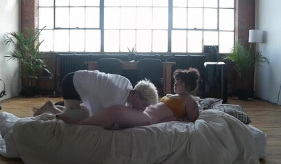 Amateur PAWG loving morning sex with her horny boyfriend