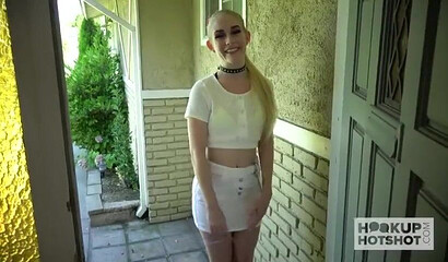 Blonde babe Emma Starletto gets fisted and britally fucked by her date