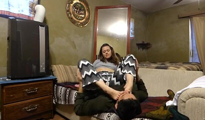 Amateur mistress gets her delicious feet and sexy ass worshiped