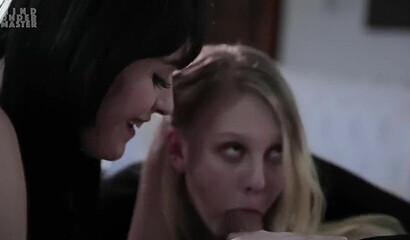 Stunners Ivy Aura & Lily Rader give double head to lucky dude