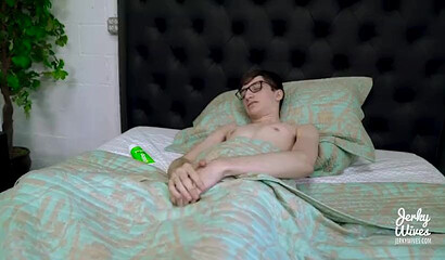 Big breasted MILF Melanie Hicks gives her nerdy stepson perfect head