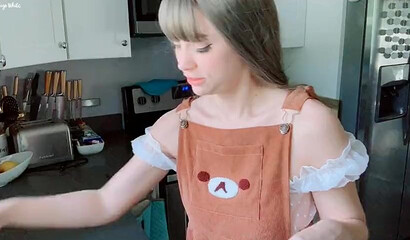 Busty princess Indigo White fingers and dildos her innocent pussy