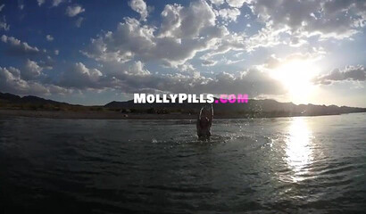 Hot blonde Molly Pills gives sloppy BJ and fucks at the beach