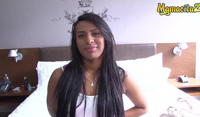 Big booty Latina gives oral pleasure and fucks like a pro in bed