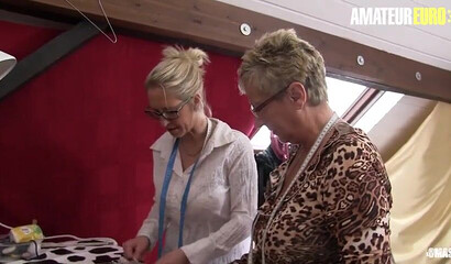 Amateur threesome with big boobed mature sluts and fat boner