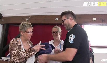 Amateur threesome with big boobed mature sluts and fat boner