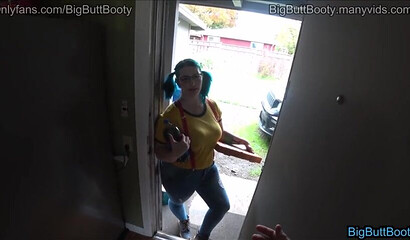 BBW sluts delivers pizza and gets two big dicks for her mouth and cunt