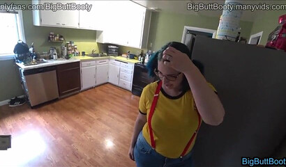 BBW sluts delivers pizza and gets two big dicks for her mouth and cunt