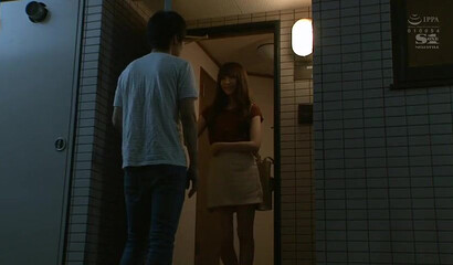 Petite Japanese girlfriend know how to blow and ride a boner