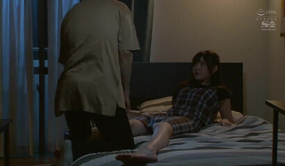 Petite Japanese girlfriend know how to blow and ride a boner