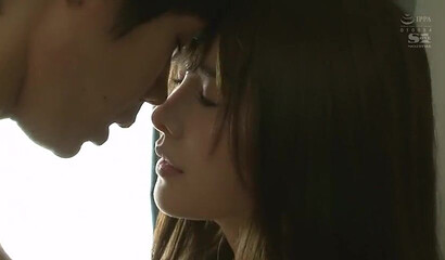 Petite Japanese girlfriend know how to blow and ride a boner