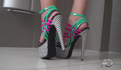 MILF with outstanding round boobs and ass Aletta Ocean toying her pussy