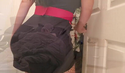 Amateur MILF with amazing big bubble butt riding boner