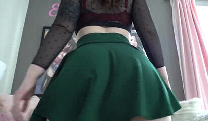 Brunette slut with great breasts Emily Lynne squirts while playing with toys