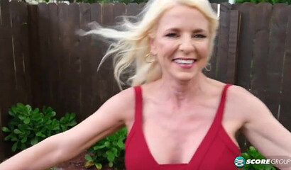 Very hot grannies Luna Azul, Rita Daniels and Sally Dangelo enjoy dyke orgy with hot GILFs