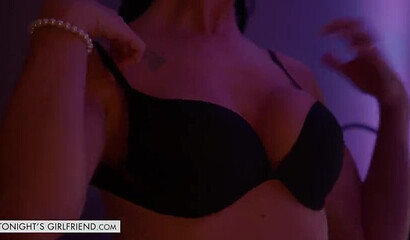 Black hared wife with natural tits and big ass Texas Patti gives her clam in a hotel room