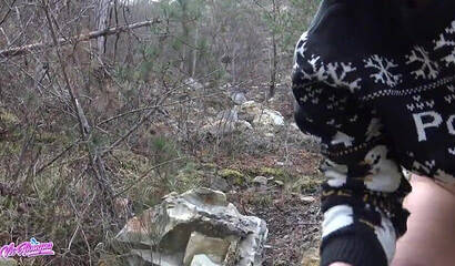 Amateur babe with wonderful bosoms strips and pleasures her clam outdoors