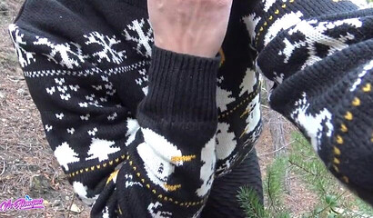 Amateur babe with wonderful bosoms strips and pleasures her clam outdoors