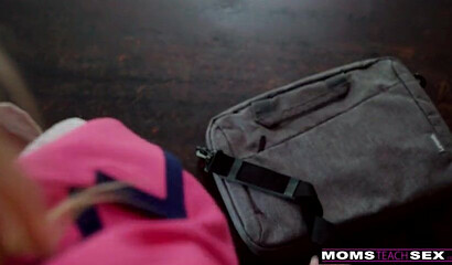 Kyle Mason wants to dick down blonde MILF Rachael Cavalli