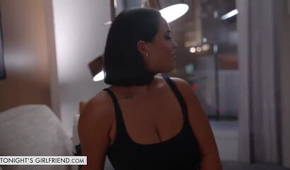 Submissive babe Sahara Leone wants it rough and deep