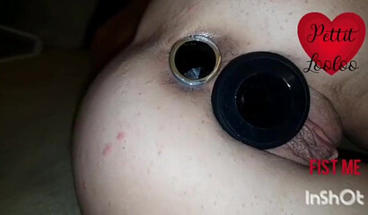 Long legs MILF babe wants rough and deep fisting