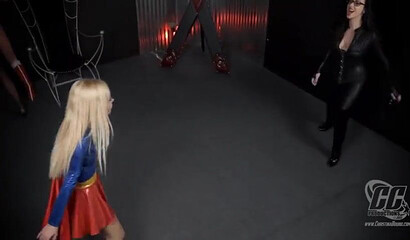 Kinky Lesbian Wonder Woman Fucked With A Strapon