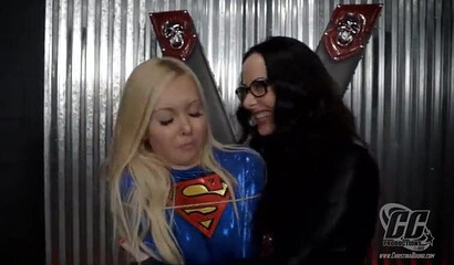 Kinky Lesbian Wonder Woman Fucked With A Strapon