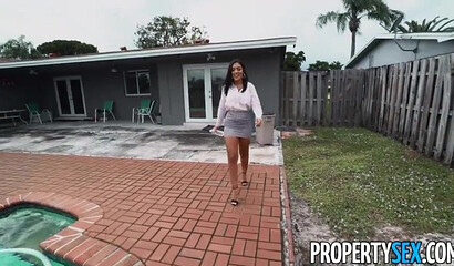 Sexy Latina Alina Belle fucks a big-dicked handyman