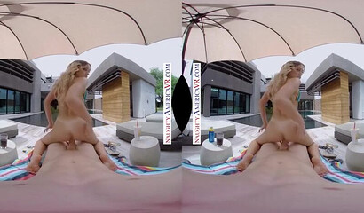 Sensual blonde Khloe Kapri gives a stunning blowjob in 3D