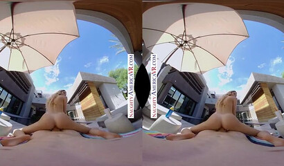 Sensual blonde Khloe Kapri gives a stunning blowjob in 3D