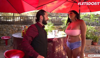 Scamangels Kenzie Taylor and Missy Martinez give a sloppy blowjob