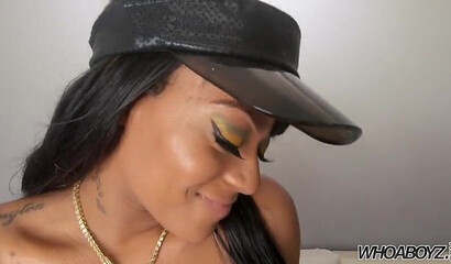 Bubble butt mom Eve Madison fucks a black dong doggystyle