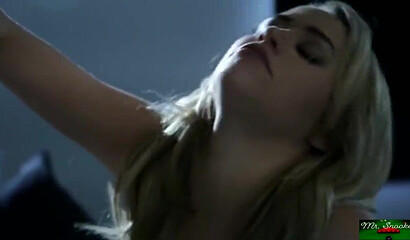 Mom with fake tits Alexis Fawx scissoring with her stepdaughter