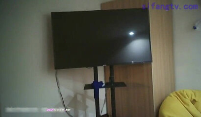 Sexy Amateur Teen Gives A Sloppy Blowjob And Gets Cumshot