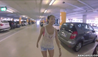 Amateur slut Sharon Lee likes public nailing HD